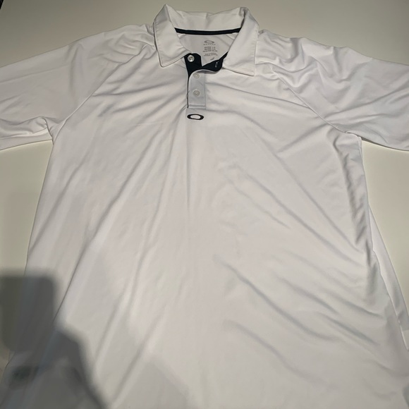 Oakley Other - Men’s Oakley polo large